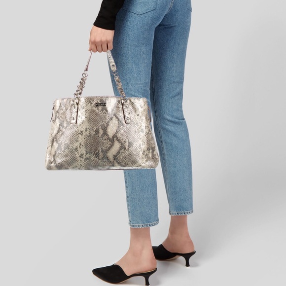 Snake print Tote - Picture 4 of 14